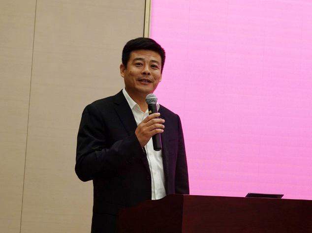 深圳金融服務(wù)外包協(xié)會(huì)副會(huì)長/深圳市旭子科技有限公司董事長王永峰